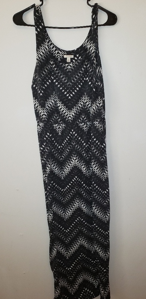 Sonoma. Fades aztec long dress. Size (Medium)